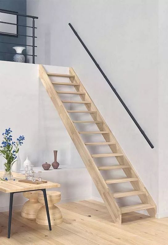 DOLLE HELSINKI - schody rovné s podstupnicemi, dub nelakovaný/černá, zábradlí pruty